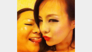 간루루-간루루母, 자극적 스킨십 ‘눈살’… “모녀가 정신 나갔나?”