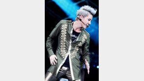 [연예 뉴스 스테이션] JYJ 준수 대만 솔로 콘서트…3600여 팬들 몰려