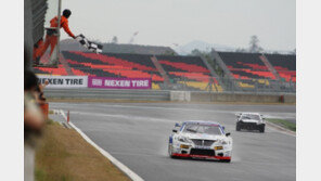 헬로모바일 슈퍼레이스 챔피언십 3전, 6000클래스 황진우 우승