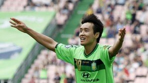 이동국 해트트릭…전북 창단 첫 6연승