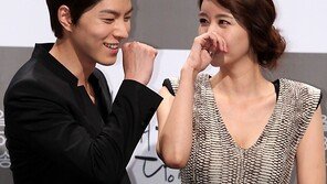 [SD포토] ‘띠동갑 부부’ 박솔미, 홍종현에 눈길 뺏겨…