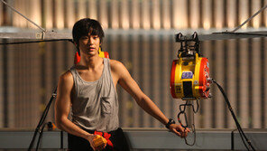 김수현, 런닝맨 출연…각종 목격담 “얼굴 정말 작네” 