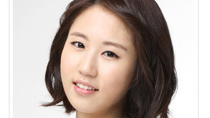 [우먼 동아일보 메이크업 솔루션] 인턴 에디터 이지은 도전 “홑꺼풀 눈매의 답답한 이미지를 없애고 싶어요”