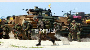 6·25 62주년… 해군-해병대 연대급 합동상륙훈련