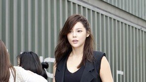 [포토] 박시연, 매끈한 각선미 드러내고 등장