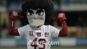 [포토] 헤어스타일 바꾼 턱돌이, 여자친구 생겼나?