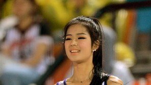 [포토] 롯데 여신 박기량, 스포티한 의상으로도 섹시미 철철~