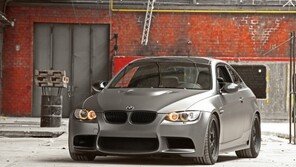 BMW M3 쿠페, ‘매트함을 입고 고급스러워 졌다’