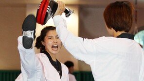 [SD포토] 태권도 이인종, 남자 못지 않은 파워풀한 발차기