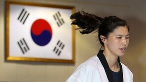 [SD포토] 태권도 이인종, 머리 휘날리며 열혈 훈련