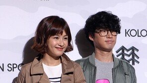 [포토] 타블로-강혜정 부부, 손 꼭 잡고 ‘닭살애정’ 과시