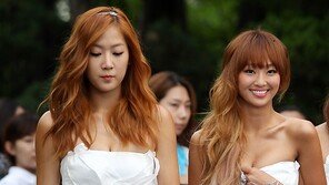 [SD포토] ‘20's Choice’ 소유 vs 효린, 씨스타 간 몸매 대결