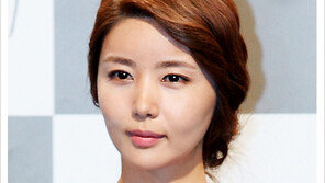 [우먼 동아일보 스타 뷰티] 드라마 ‘친애하는 당신에게’ 박솔미의 세련된 ‘노블 페이스 메이크업’ 팁