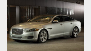 ‘섹시리무진’ 2013년형 XJ 최초로 美서 4기통 엔진 장착!