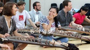 국악연수 외국인들 “가야금 소리 참 고와요”