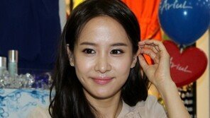 [포토] 조여정 ‘머리를 쓸어올리니 새삼 섹시’