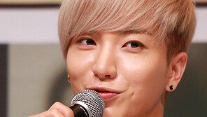 [SD포토] 슈퍼주니어 이특, ‘슈주 많이 사랑해주세요~ 쪽!’