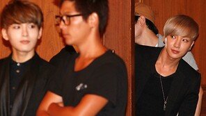 [SD포토] 이특, ‘빼꼼, 난 언제 하지?’