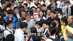 [포토] 이석기 의원, 농민들에 둘러싸여 ‘험악한 분위기’