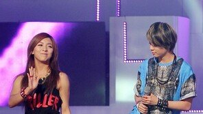 [포토] 에프엑스 엠버, 루나에게 발차기 ‘헉!’