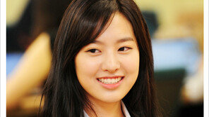 [우먼 동아일보 스타 뷰티] 한여름 자외선 걱정 NO! 진세연 ‘선 쉴드(sun shield) 투명 메이크업’ 노하우 