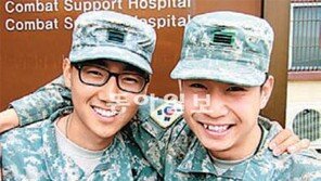 카투사 2명, 美육군 최고 ‘우수야전의무휘장’ 받아