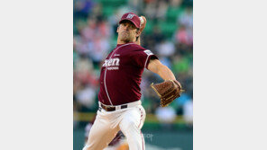 넥센 나이트, 8승 ‘부킹’