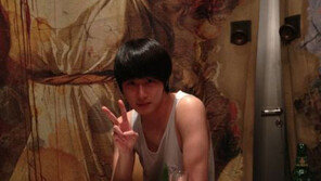 정일우, 민소매로 ‘잔근육’ 과시… “술 먹어 발그레~”