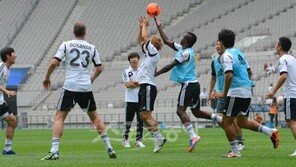 [포토] ‘K리그 올스타’ 몸 풀땐 공놀이가 최고!