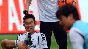 [포토] ‘K리그 올스타’ 신태용 ‘윤빛가람 오늘 머리 멋진데?’