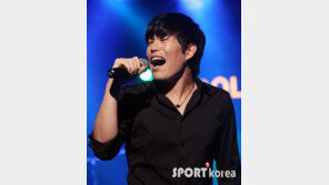 [포토] 주효, 신인답지 않은 카리스마 ‘폭풍 열창’