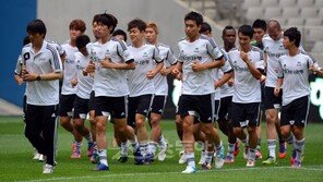 이동국 “비 예보…연로하신 선배님들 무릎 걱정”