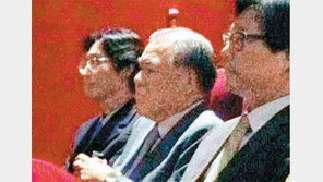 인권위원장에 문 닫은 ‘두 개의 문’