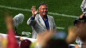 [포토] ‘K리그 올스타전’ 히딩크 감독, 10년이 지나도 인기는 여전