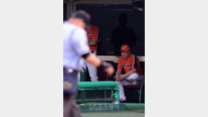 무능한 구단이 ‘레임덕 야왕’ 만들다