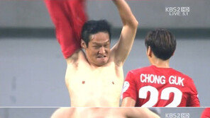 최용수 ‘발로텔리 세리머니’ 폭소… “왕년에 그 몸매 어디 갔어?”