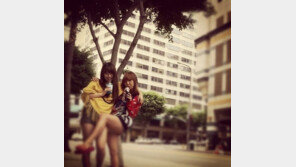 수지-민, 한국에서 볼 수 없던 최강 핫팬츠 각선미 ‘아찔’ 