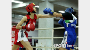 [포토] 이시영, 연예인 비율로 긴 리치를 이용한 공격