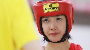 [SD포토] 미녀 복서 이시영, ‘나 지금… 떨고 있니?’