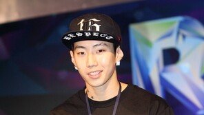 [포토] 박재범, 우윳빛 피부+화려한 문신 ‘반전 마초남’