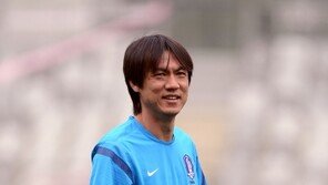 “홍명보 감독님 파넨카킥 대박”