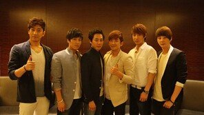 신화 “내년엔 솔로와 그룹 활동 병행”