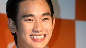 [포토] 김수현, 女心 흔드는 살인미소 ‘활짝’