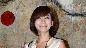 [포토] 곽현화, 화이트 원피스 ‘금기 깨는 하객패션’