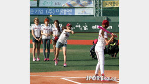 [포토] 치치 수이, 우유빛 각선미로 청순한 시구