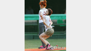 [포토] 치치 샤인, 앙증맞은 엉덩이 춤으로 섹시무대 작렬