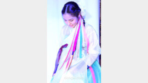 [SD포토] 민효린, 하늘에서 떨어졌나? ‘선녀 강림’  (바람사 제작발표회)