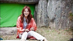 김희선 빨강 머리 변신, “사극에서 염색 머리를… 왜?”