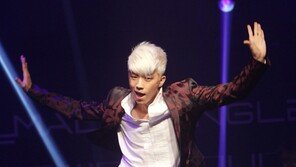 [포토] 장우영, ‘상남자’ 포스 넘치는 무대