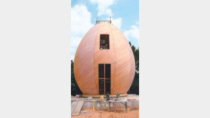 3층 건물 크기 ‘계란 모양 교회’